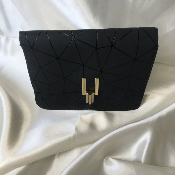 Purse - Picture 1 of 3